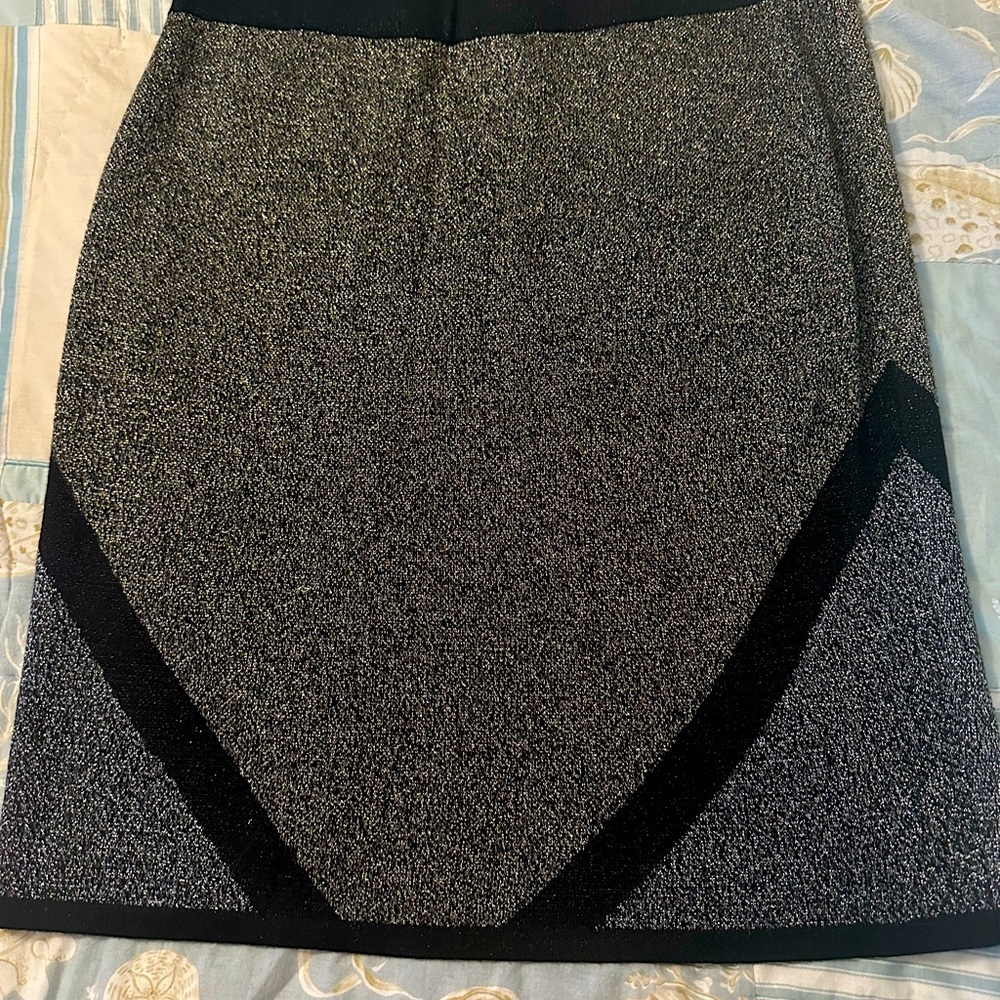 Black with gold threads knit skirt